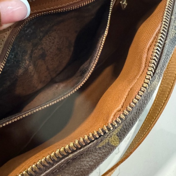 Louis Vuitton Jeune Fille Monogram Vintage Shoulder Bag 100% Authentic - Picture 12 of 16